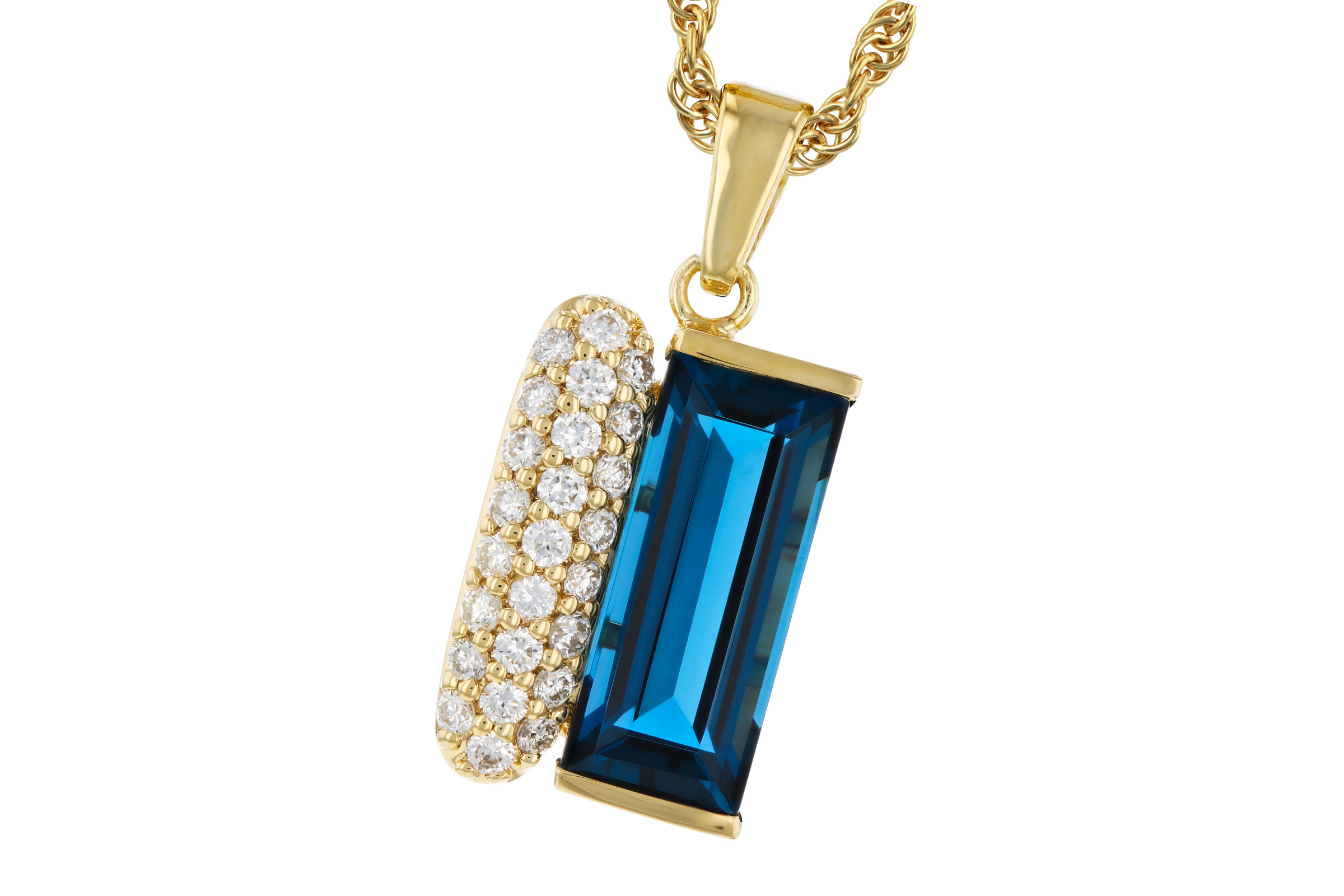 A276-11484: NECK 2.67 LONDON BLUE TOPAZ 2.92 TGW (12x5MM BT)