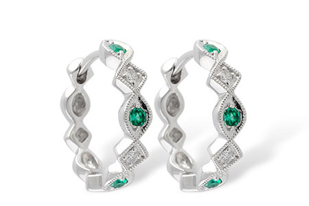 E187-01520: EARRINGS .13 EMERALD .18 TGW